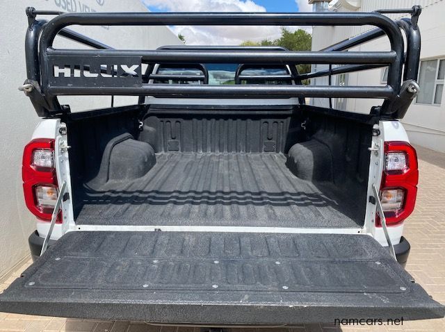 2024 Toyota Hilux XC 2.8GD6 4X4 LGD AT pictures