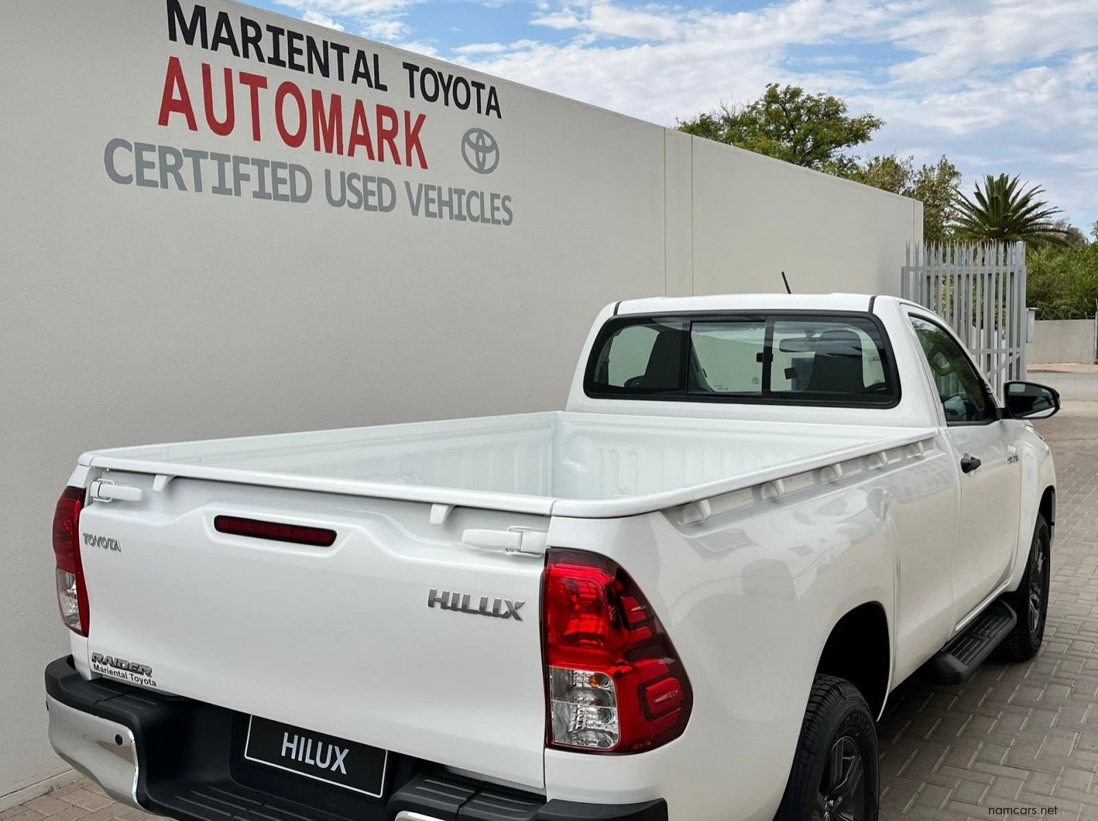 2026 Toyota Hilux SC 2.4GD6 4X2 Raider MT pictures