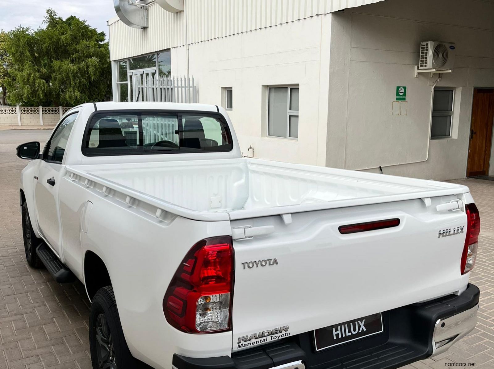 2026 Toyota Hilux SC 2.4GD6 4X2 Raider MT pictures