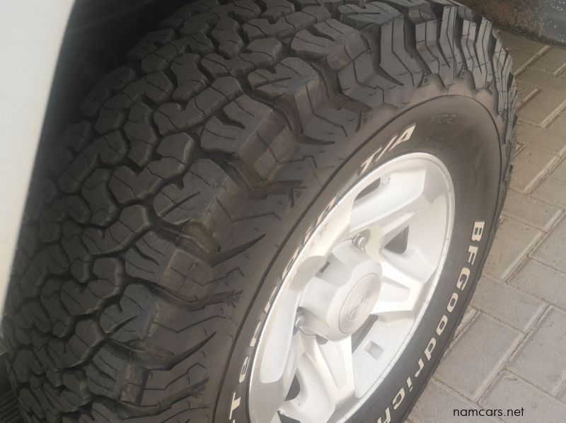 2017 Toyota LAND CRUISER V8 SC pictures