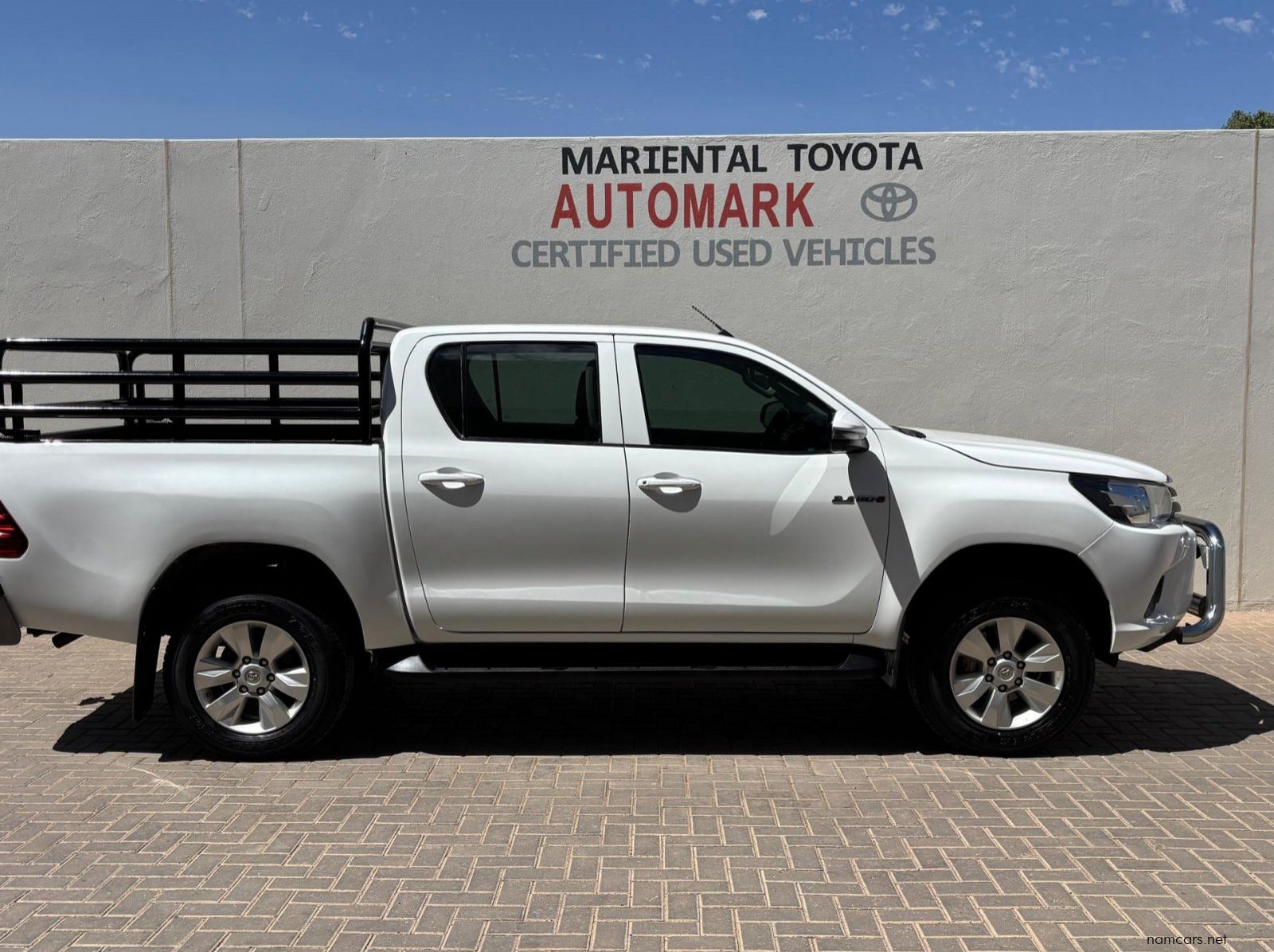 2018 Toyota Hilux Double Cab DC 2.4GD6 4X4 SRX AT pictures