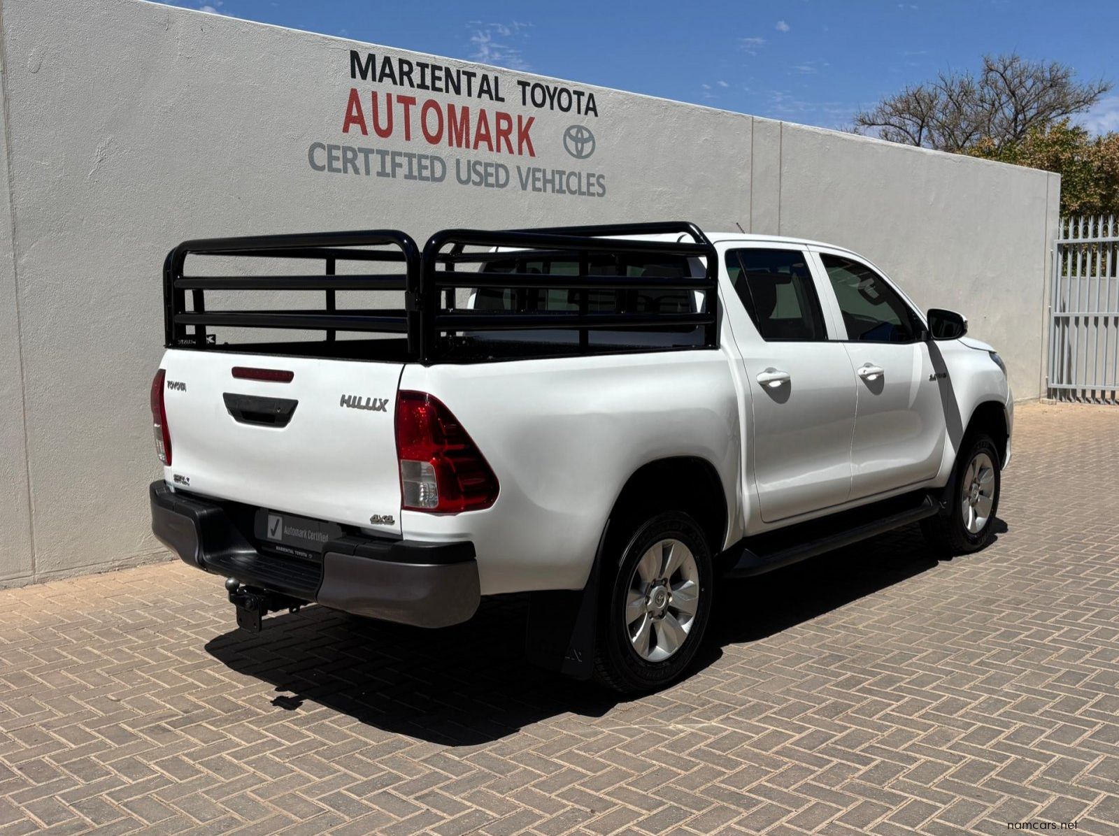 2018 Toyota Hilux Double Cab DC 2.4GD6 4X4 SRX AT pictures