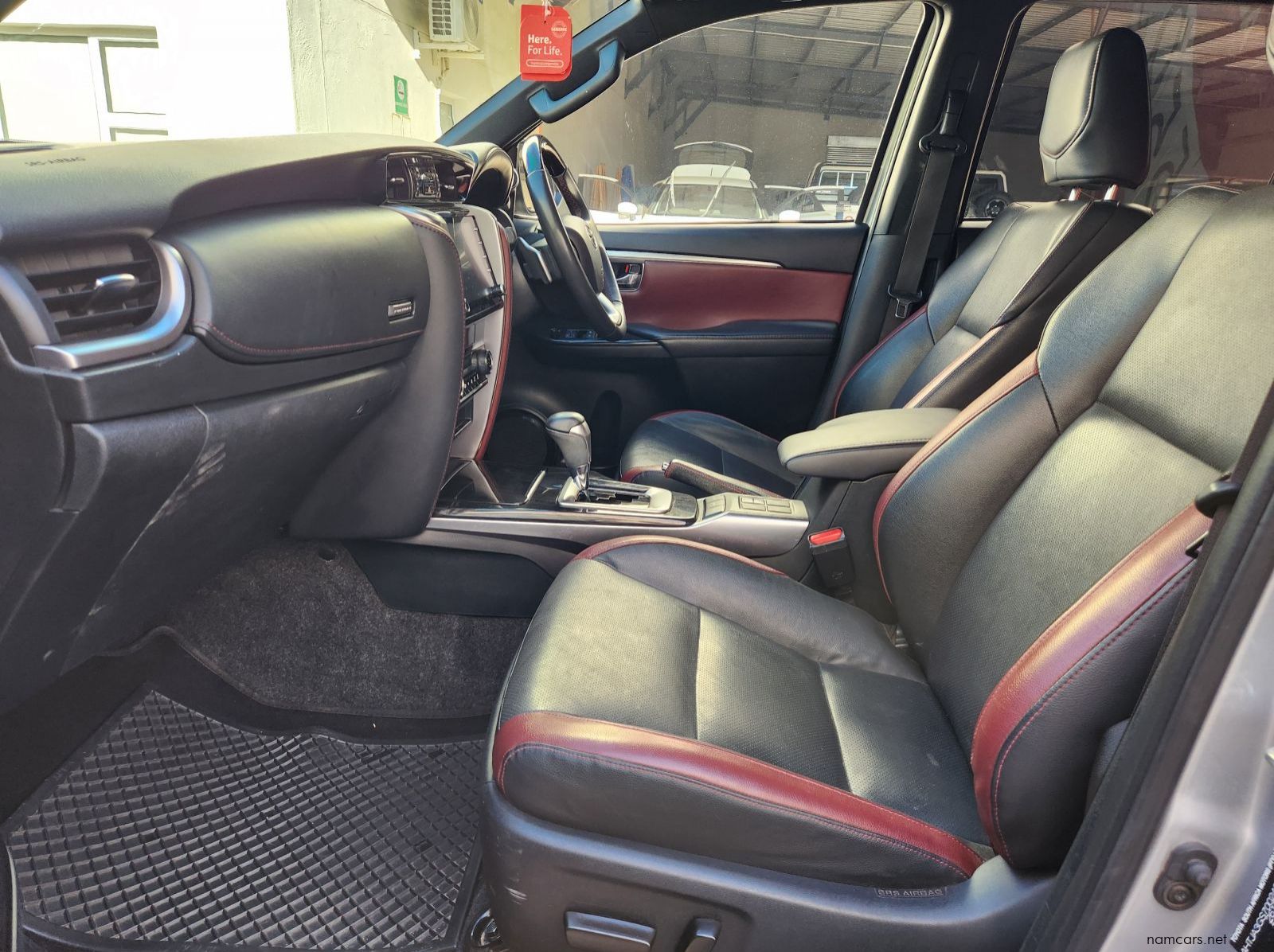 2023 Toyota Fortuner 2.8GD6 4x2 AT pictures