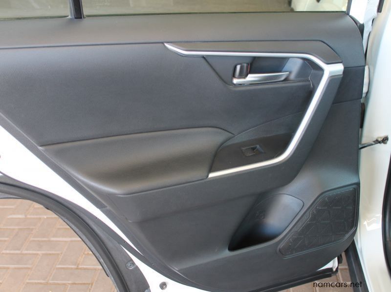 2019 Toyota RAV4 2.0 GX CVT pictures