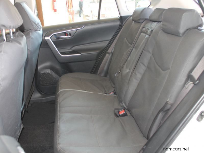 2019 Toyota RAV4 2.0 GX CVT pictures