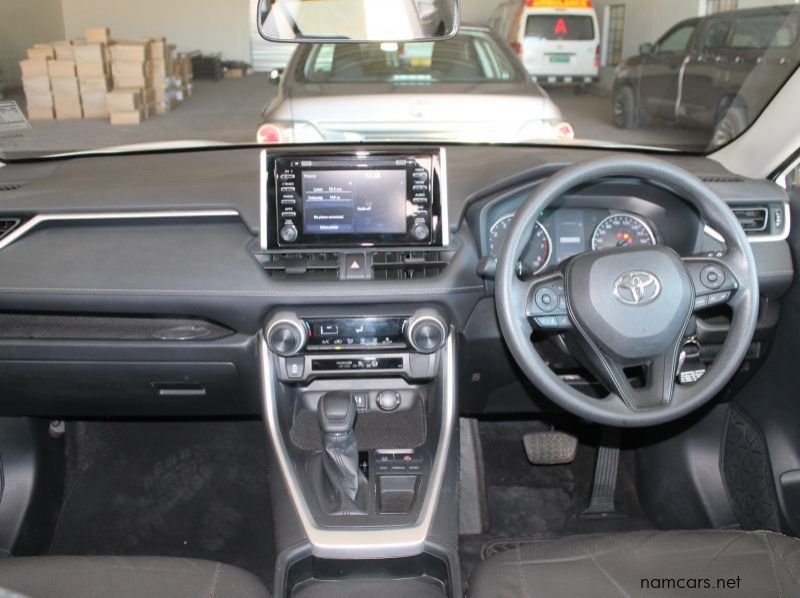 2019 Toyota RAV4 2.0 GX CVT pictures