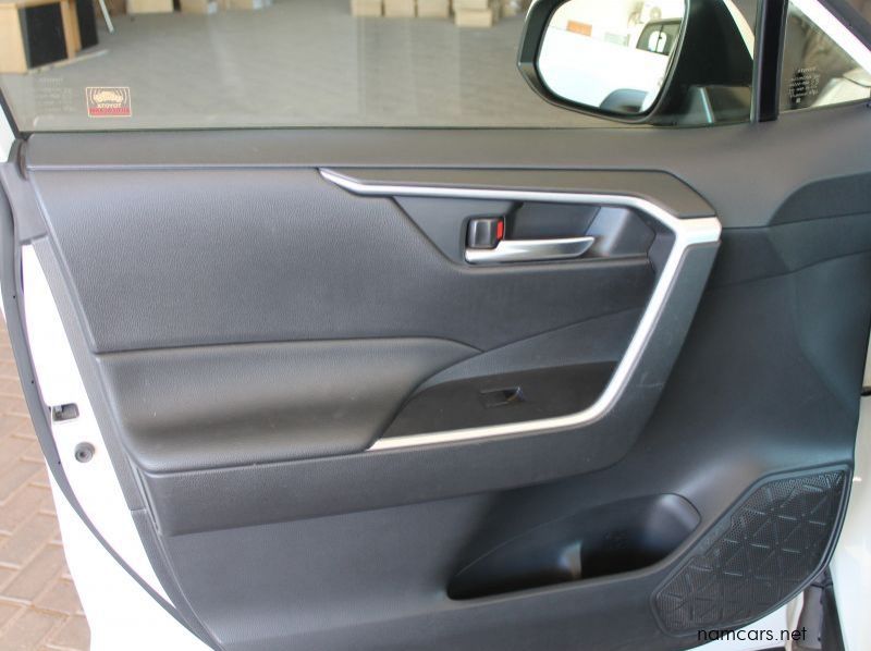 2019 Toyota RAV4 2.0 GX CVT pictures