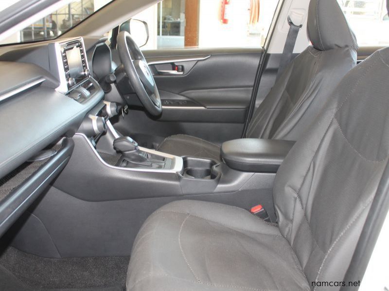 2019 Toyota RAV4 2.0 GX CVT pictures