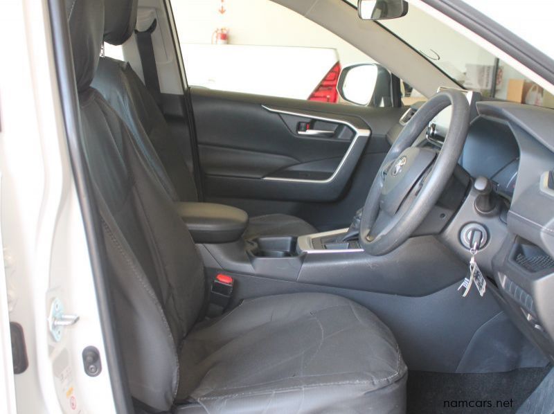 2019 Toyota RAV4 2.0 GX CVT pictures