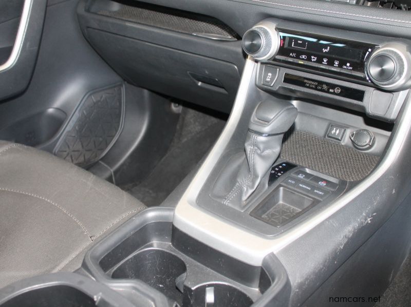 2019 Toyota RAV4 2.0 GX CVT pictures