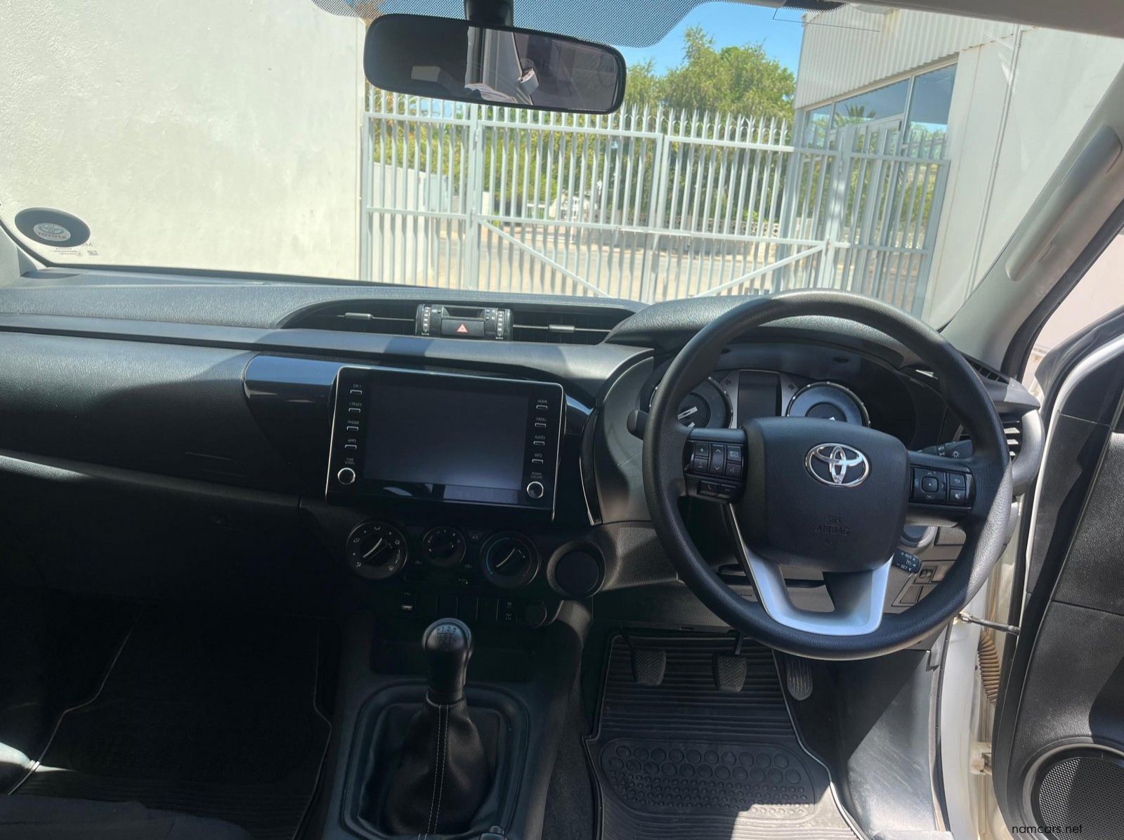 2023 Toyota Hilux XC 2.4GD6 4X2 RB Raider MT pictures