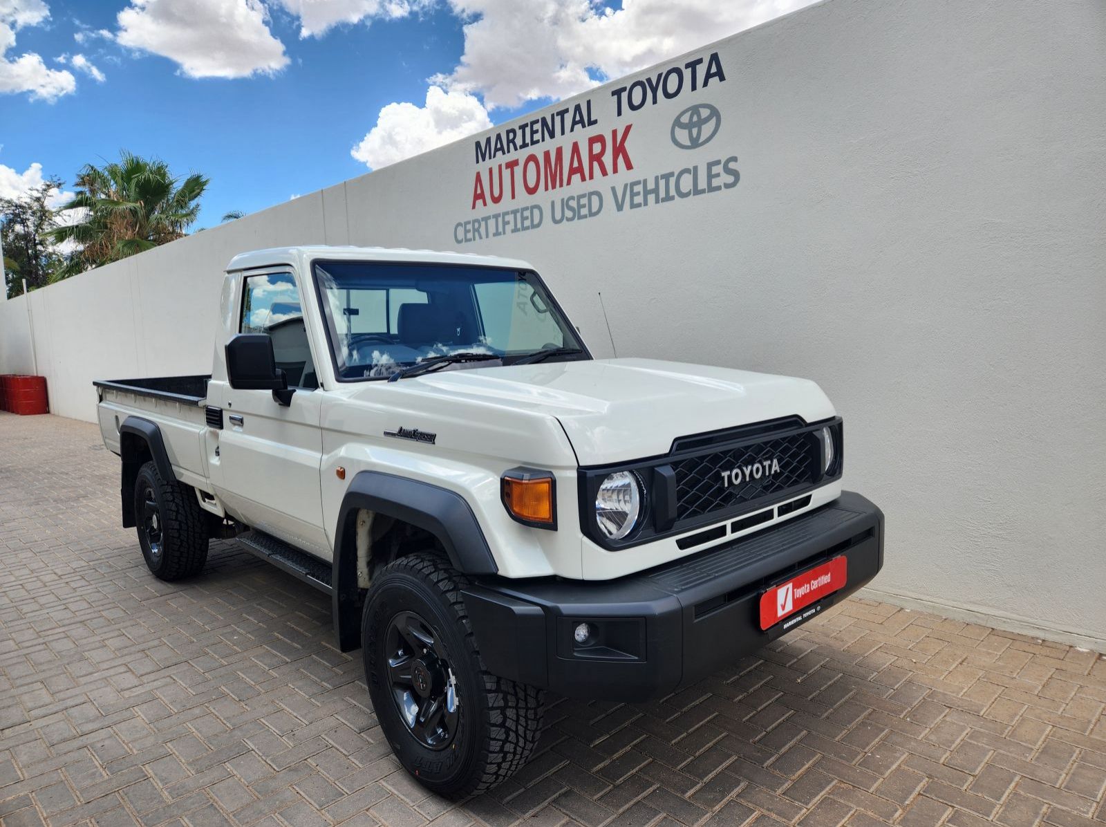 Used Toyota Land Cruiser Single Cab 2.8 AT  for sale in Windhoek, Walvis Bay, Okahandja, Gobabis, Mariental, Otjiwarongo, Ongwediva, Namibia