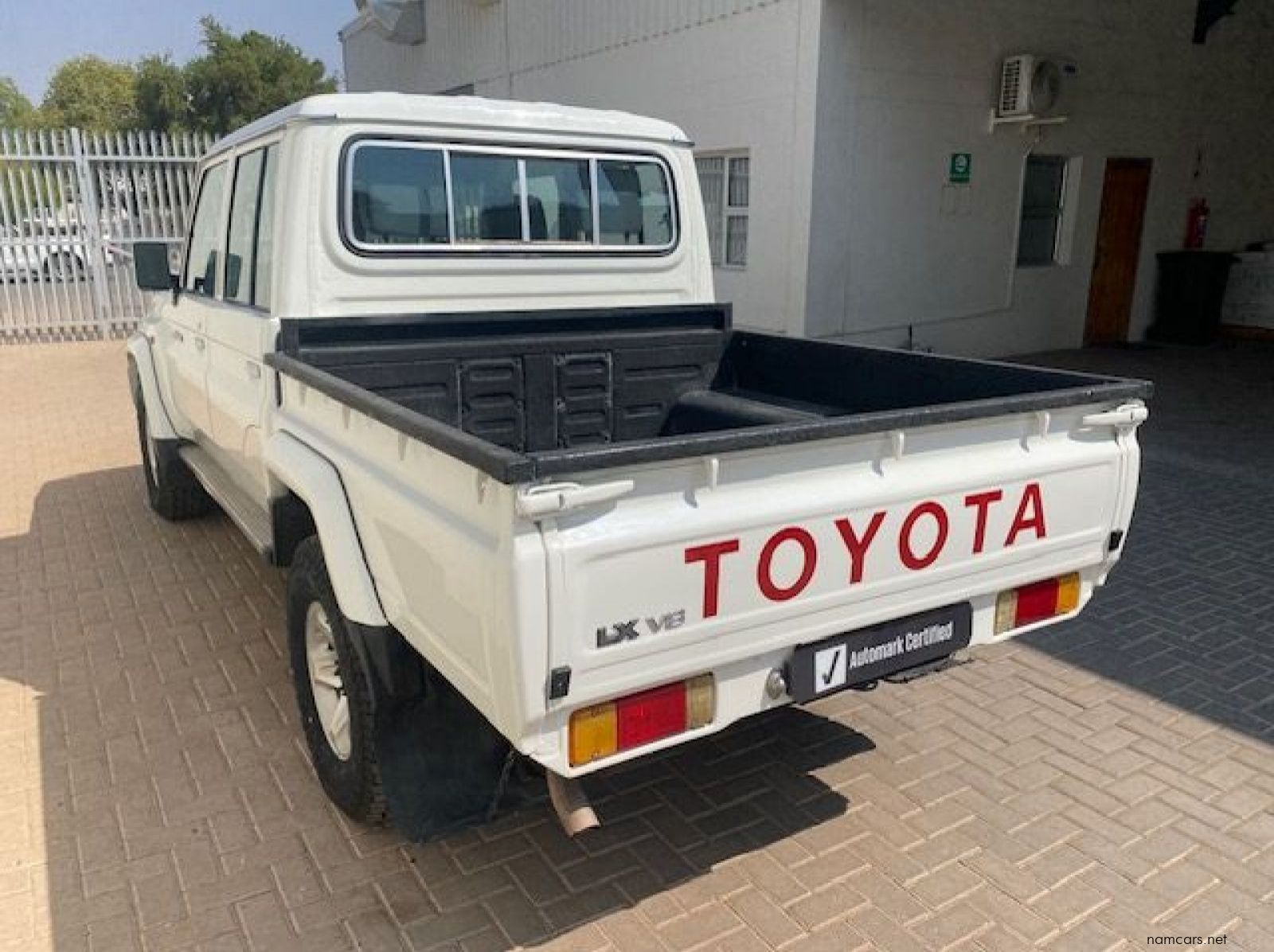 2016 Toyota Land Cruiser 79 4.5d P/u D/c pictures