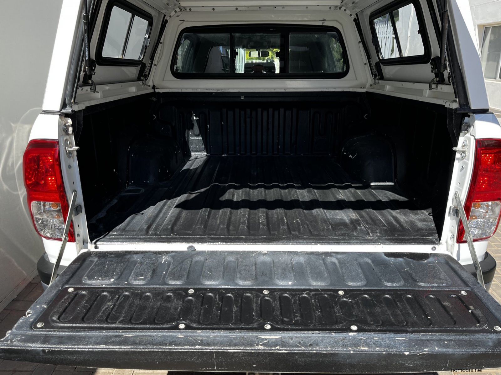 2018 Toyota HILUX DC 2.8 4X4 AT DAKAR pictures