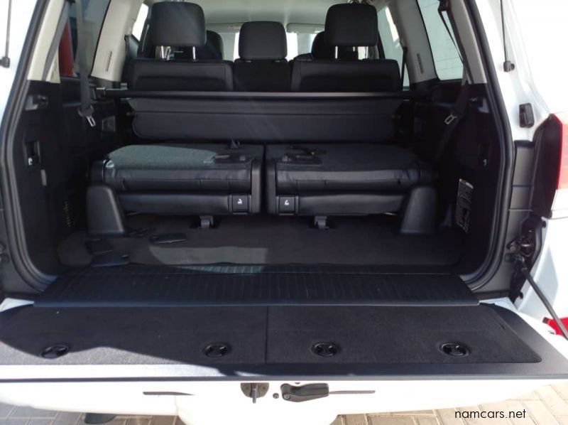 2020 Toyota LAND CRUISER 200 4.5 D4D VX-R pictures