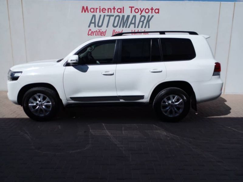 2020 Toyota LAND CRUISER 200 4.5 D4D VX-R pictures