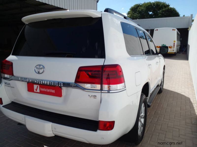 2020 Toyota LAND CRUISER 200 4.5 D4D VX-R pictures