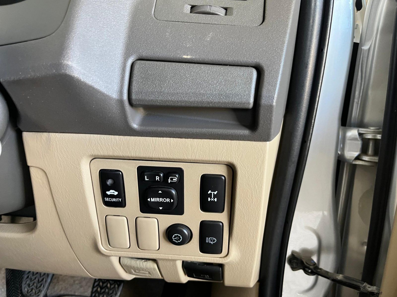 2012 Toyota Fortuner  3.0D-4D 4x4 5MT pictures