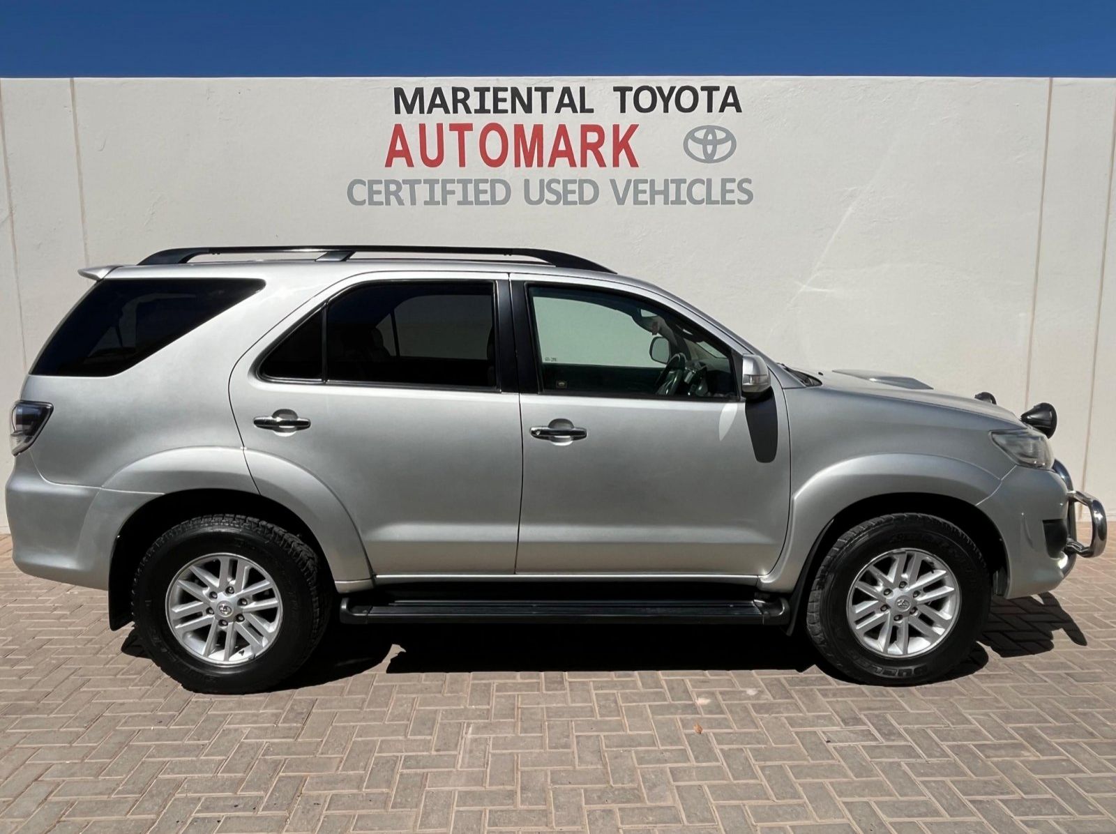 2012 Toyota Fortuner  3.0D-4D 4x4 5MT pictures