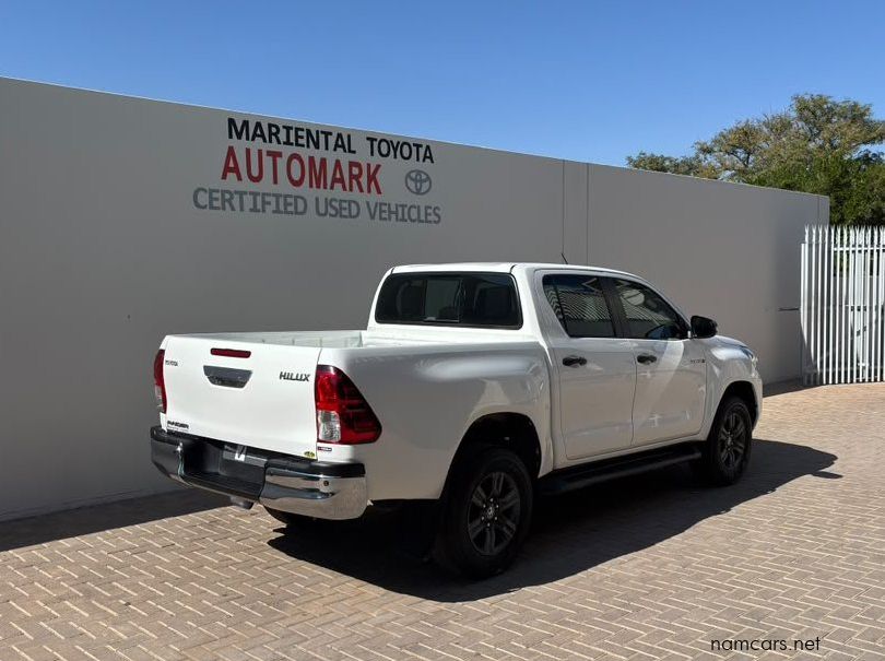 2022 Toyota Toyota Hilux Double Cab 2.4GD6 RB RAI MT pictures