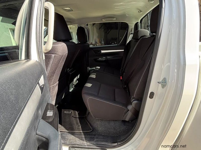 2022 Toyota Toyota Hilux Double Cab 2.4GD6 RB RAI MT pictures
