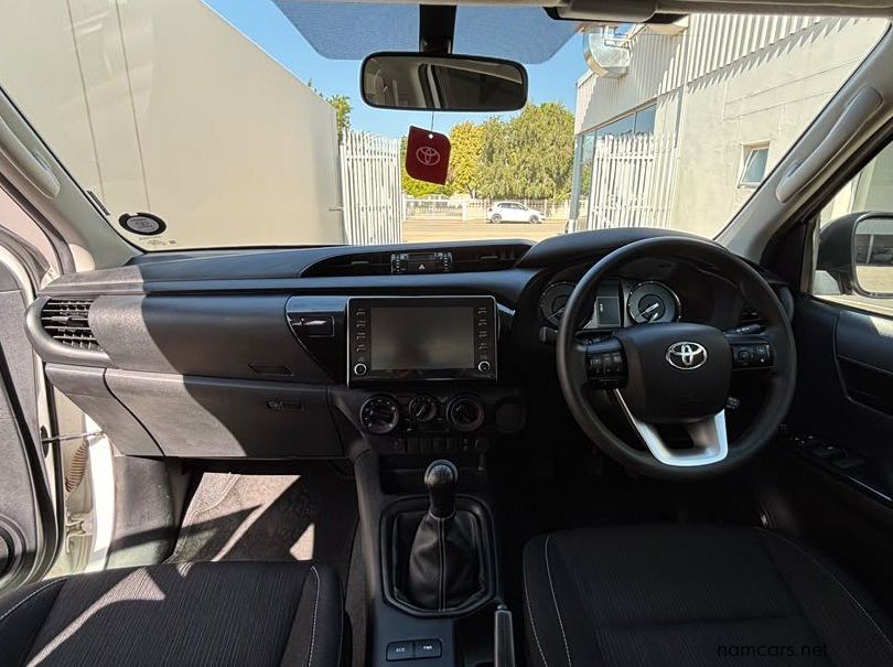 2022 Toyota Toyota Hilux Double Cab 2.4GD6 RB RAI MT pictures