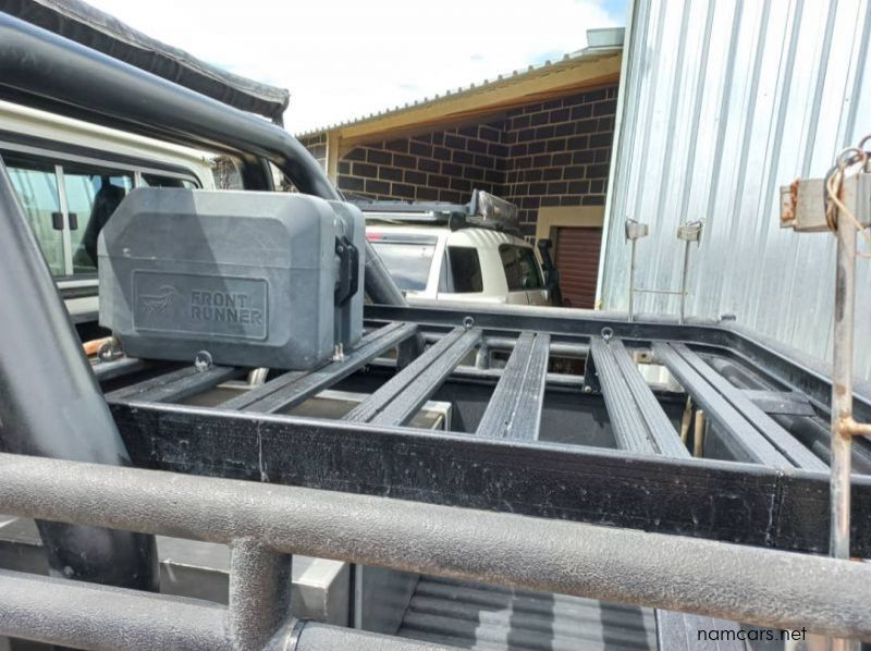 2015 Toyota LAND CRUISER V6 DC pictures