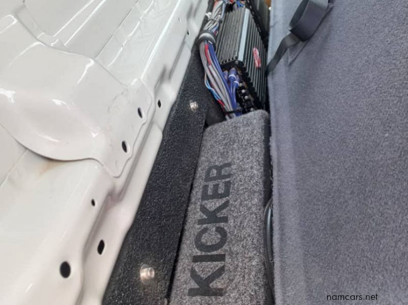 2015 Toyota LAND CRUISER V6 DC pictures