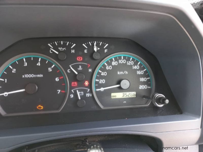 2015 Toyota LAND CRUISER V6 DC pictures