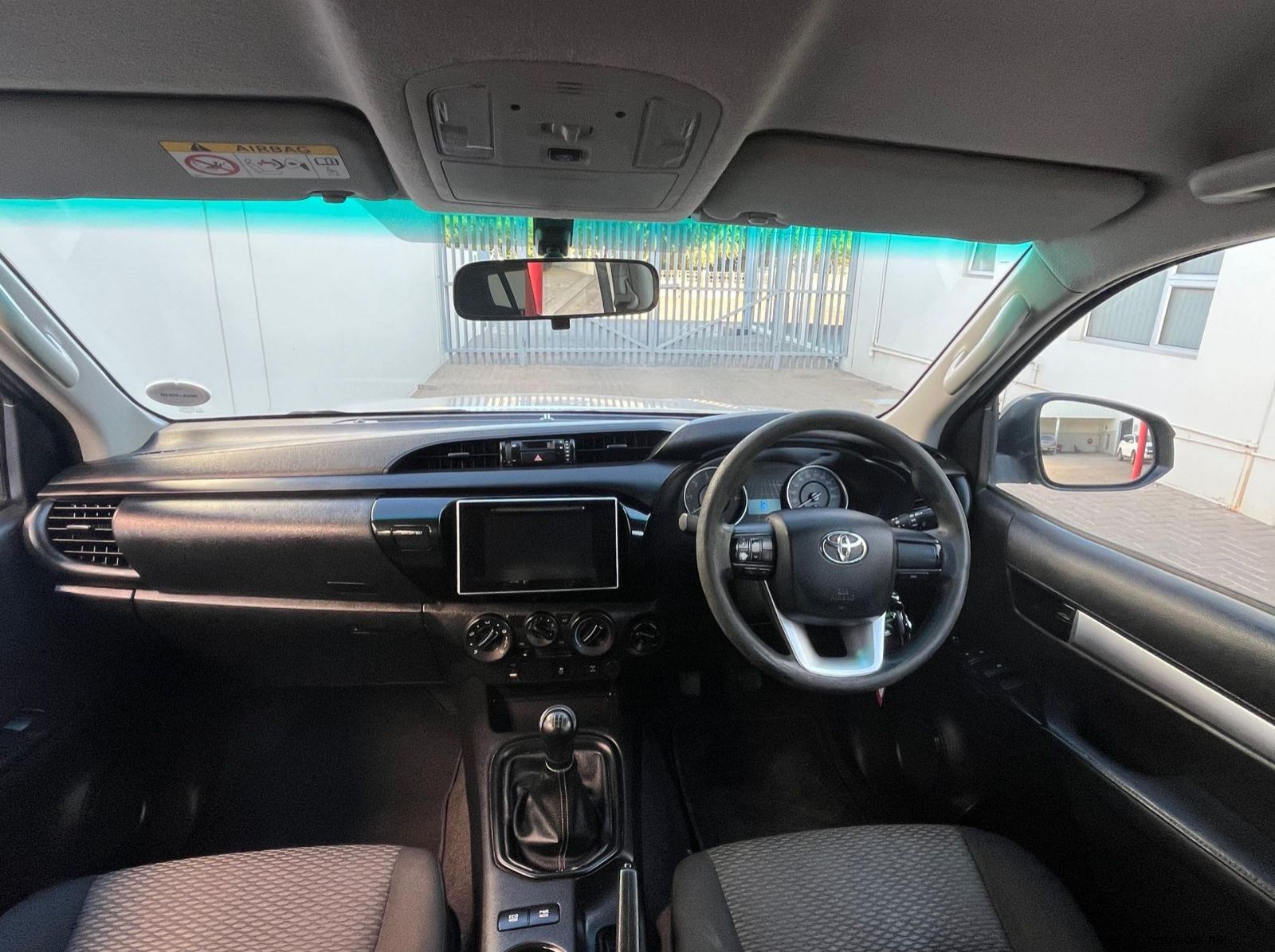 2018 Toyota Toyota Hilux 2.4 4x4 SRX DC MT pictures