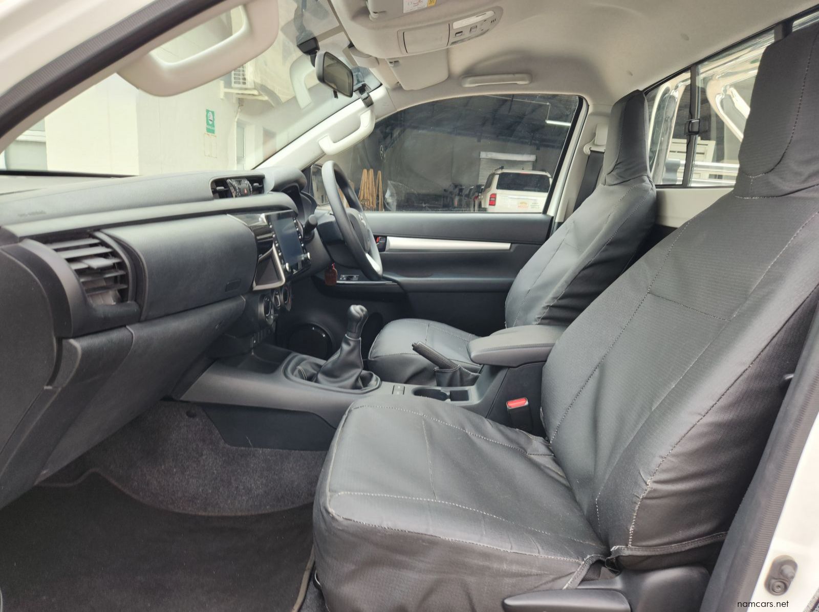 2025 Toyota Hilux 2.4GD6 4x4 Raider MT pictures