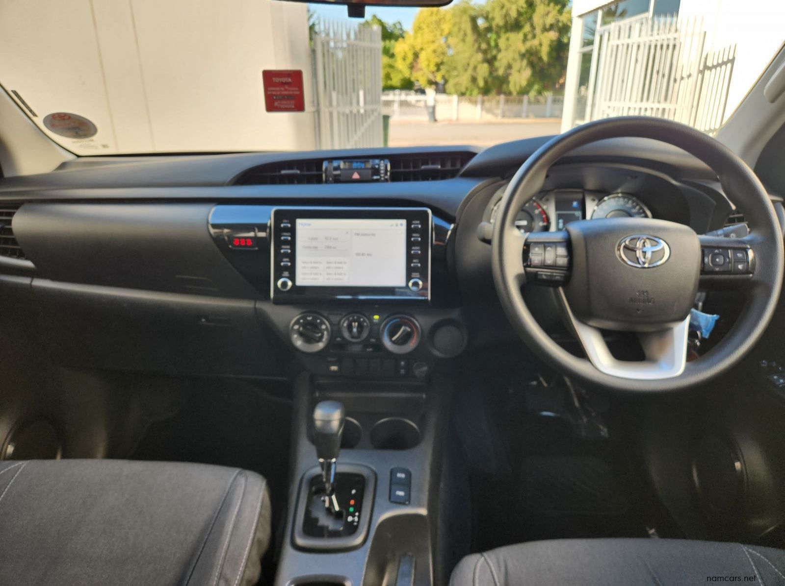 2025 Toyota Hilux DC 2.4GD6 4X2 Raider AT pictures