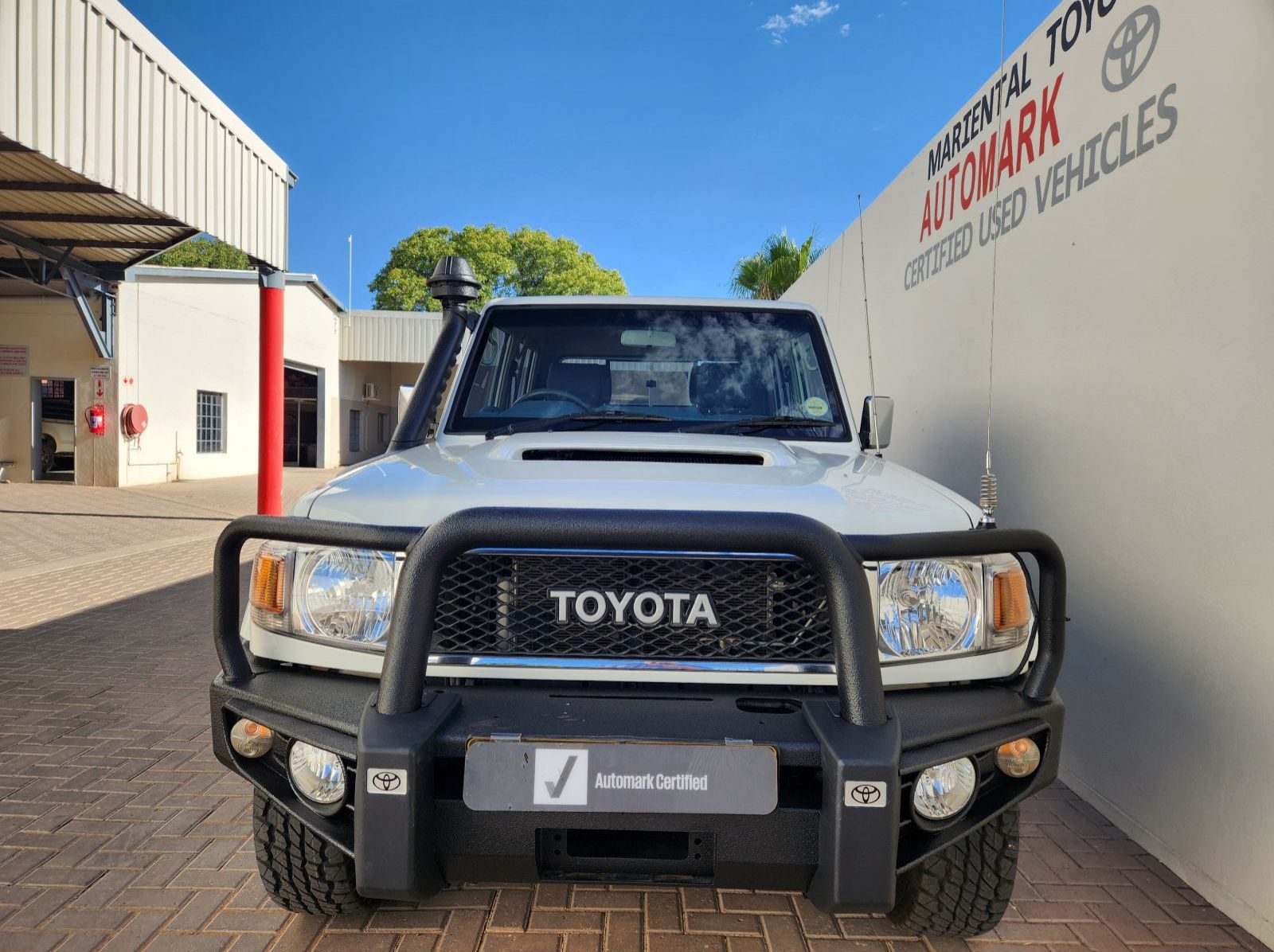 2022 Toyota Land Cruiser DC 4.5 V8 Diesel 70th Edition pictures