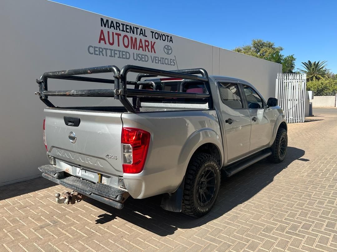 2022 Nissan Navara 2.5 4x4 MT pictures
