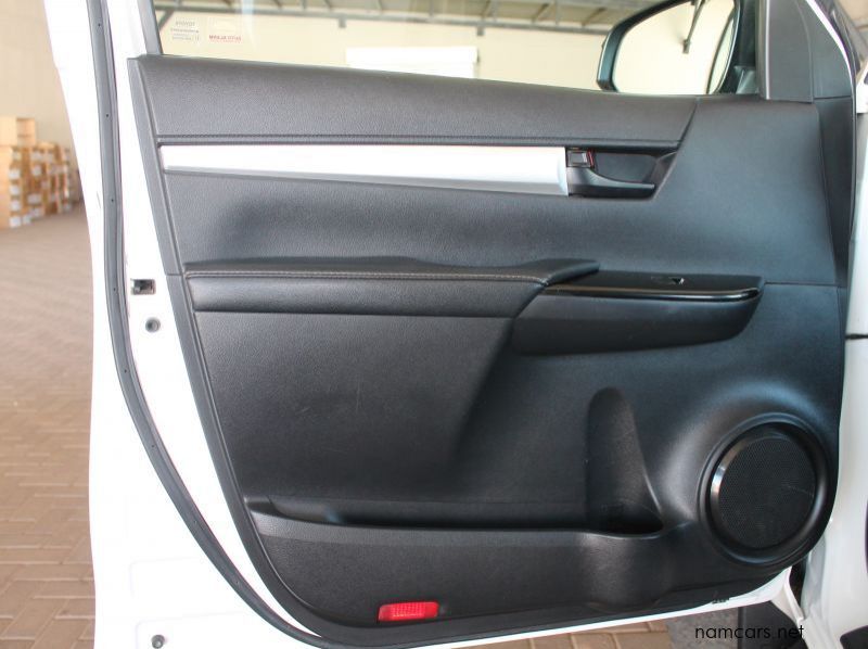 2019 Toyota 2019 Hilux DC 2.4GD6 4x4 SRX AT pictures