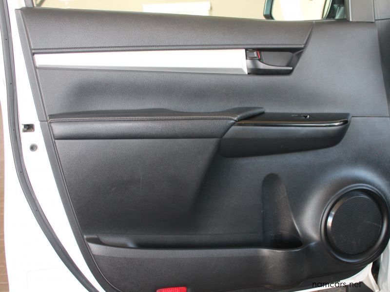 2019 Toyota 2019 Hilux DC 2.4GD6 4x4 SRX AT pictures