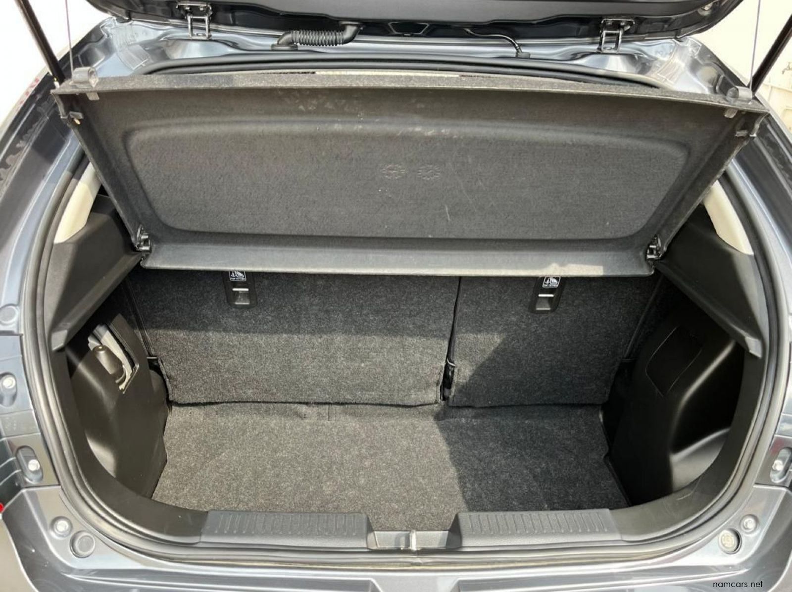 2023 Toyota Starlet 1.5L Xi MT pictures