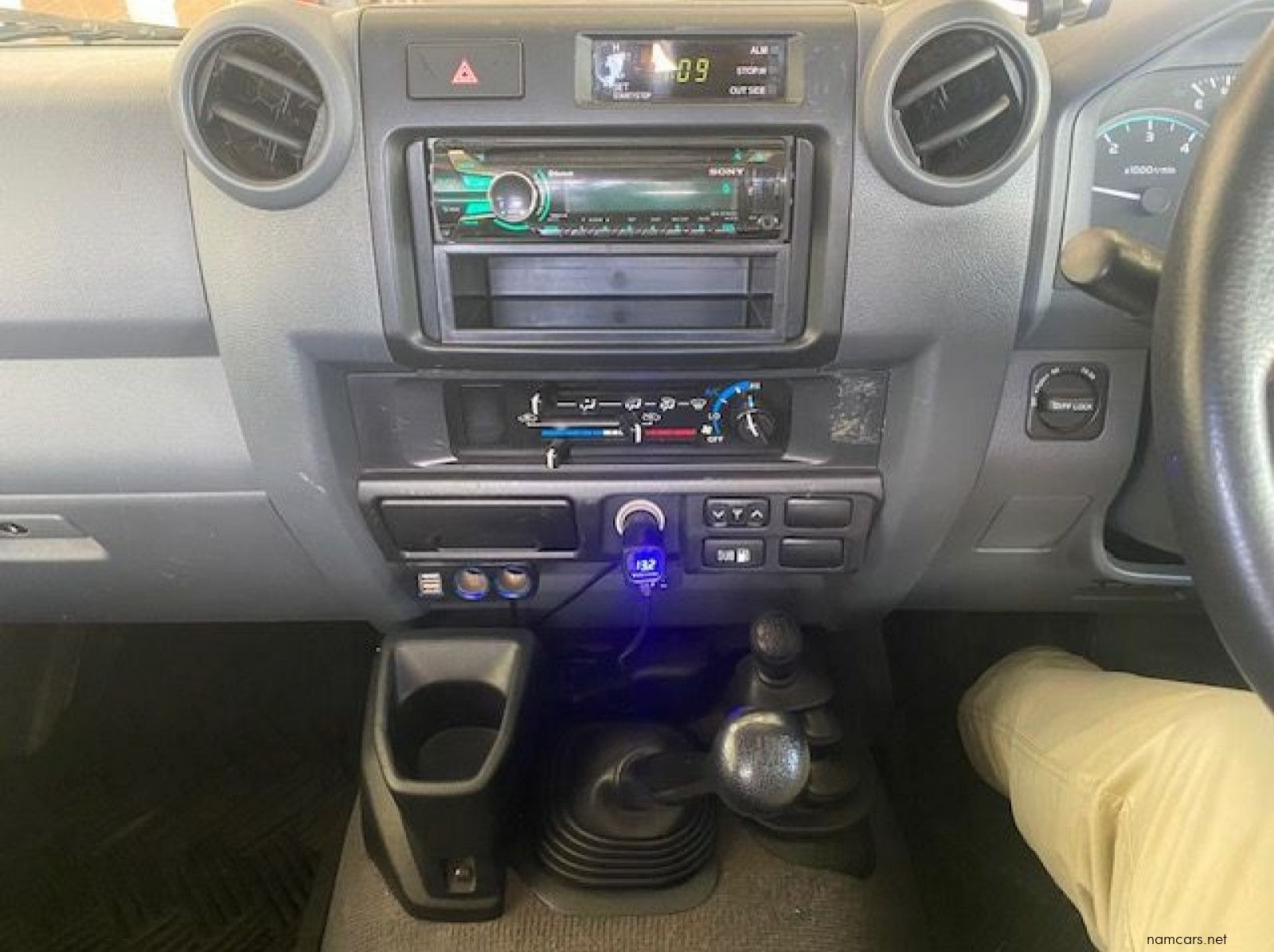 2015 Toyota LAND CRUISER 2015 4.5 V 8 pictures