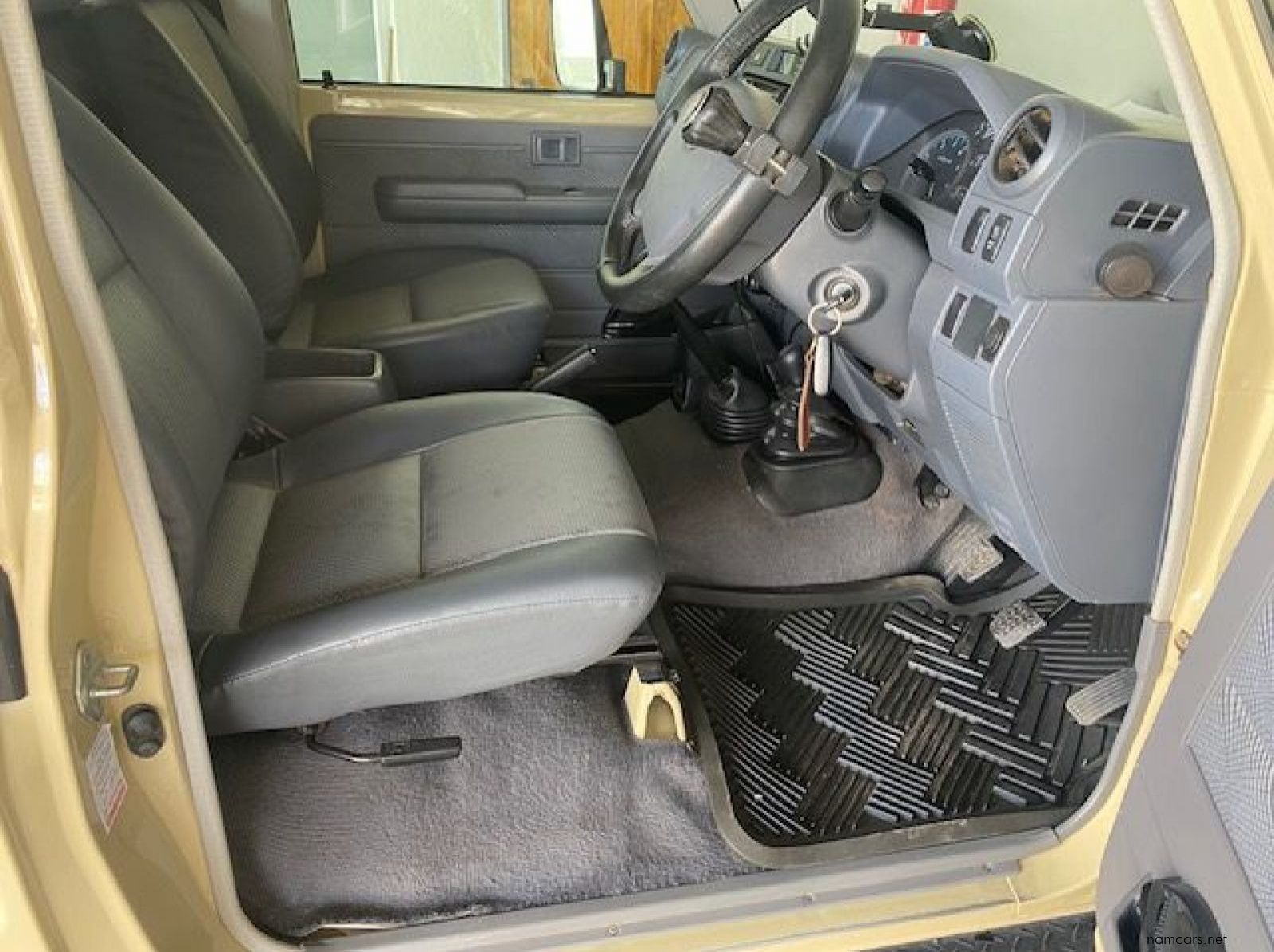 2015 Toyota LAND CRUISER 2015 4.5 V 8 pictures