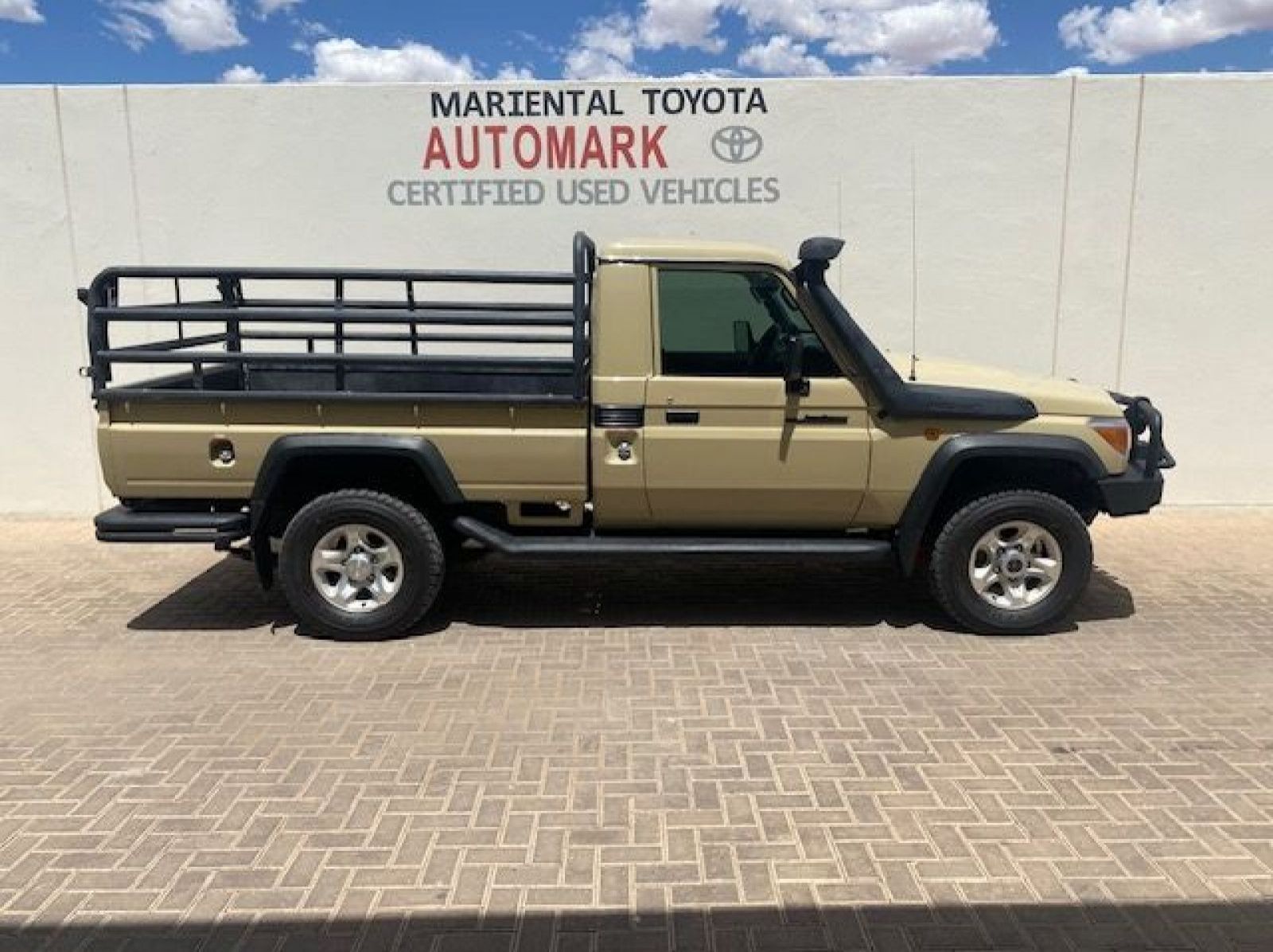 2015 Toyota LAND CRUISER 2015 4.5 V 8 pictures