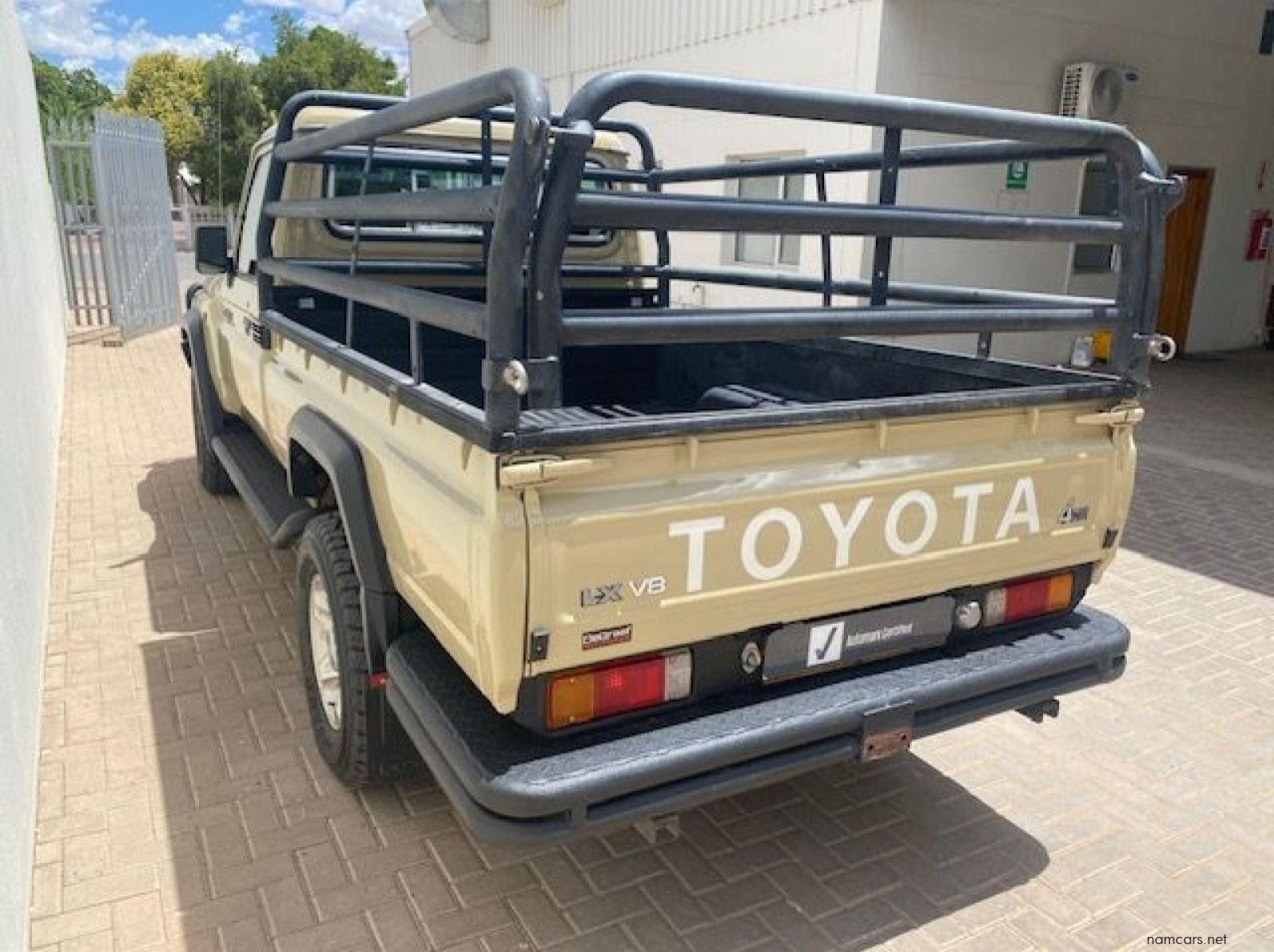 2015 Toyota LAND CRUISER 2015 4.5 V 8 pictures