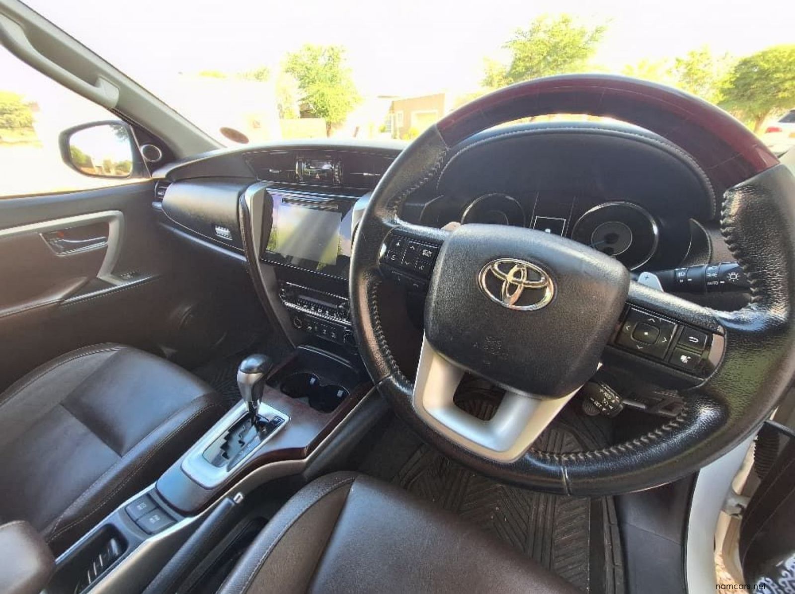 2017 Toyota Fortuner 2.8 GD-6 4X4 6AT pictures