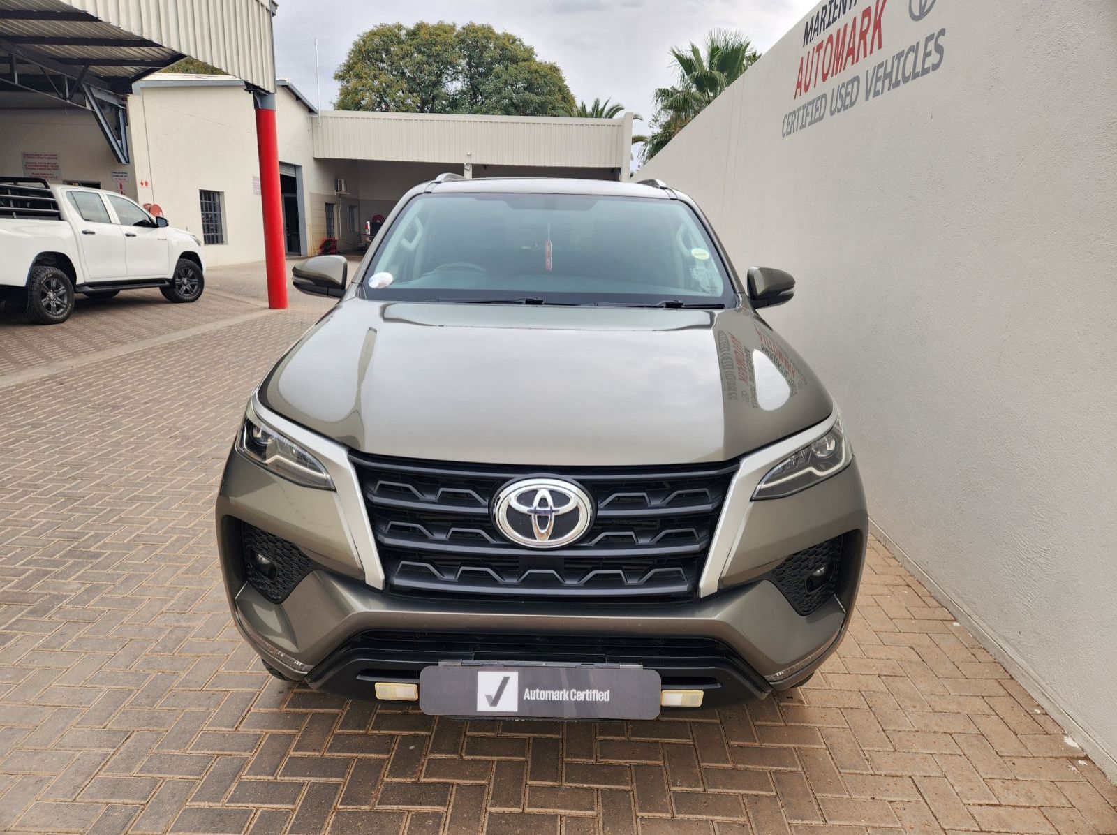 2021 Toyota Fortuner 2.4GD6 4X2 MT pictures