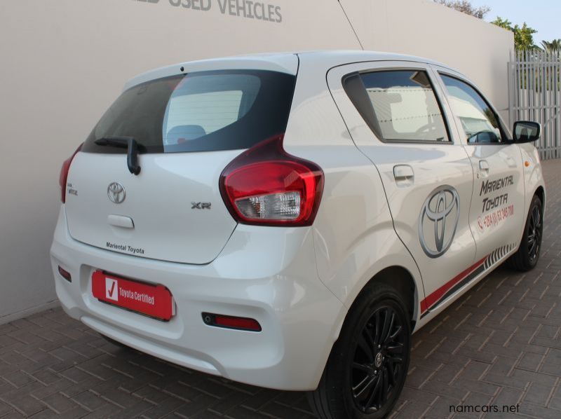 2023 Toyota Vitz 1.0 XR AT pictures