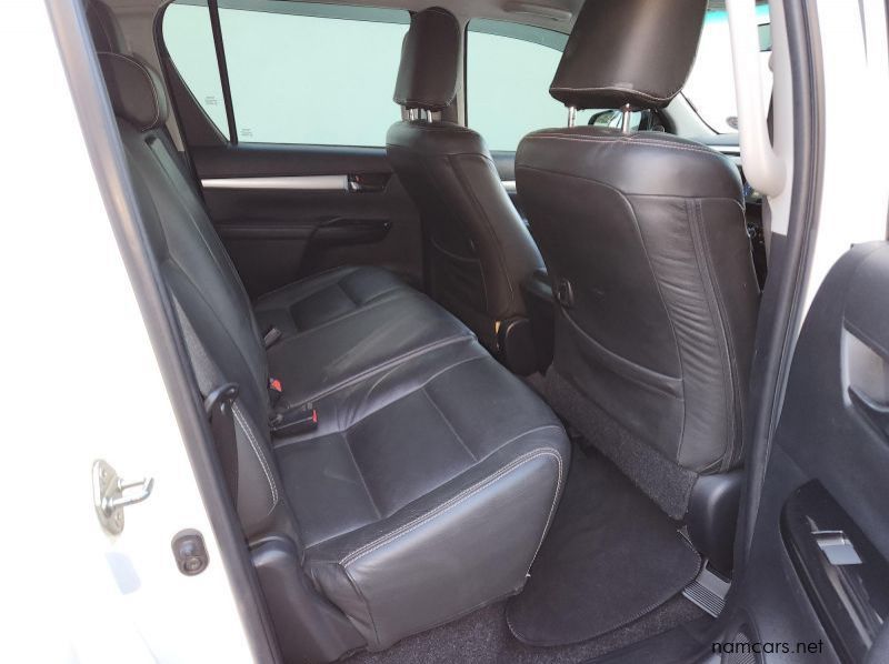 2017 Toyota Hilux DC 2.8GD6 4x2 Raider AT pictures