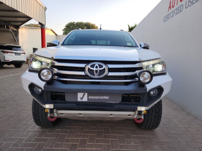 2017 Toyota Hilux DC 2.8GD6 4x2 Raider AT pictures