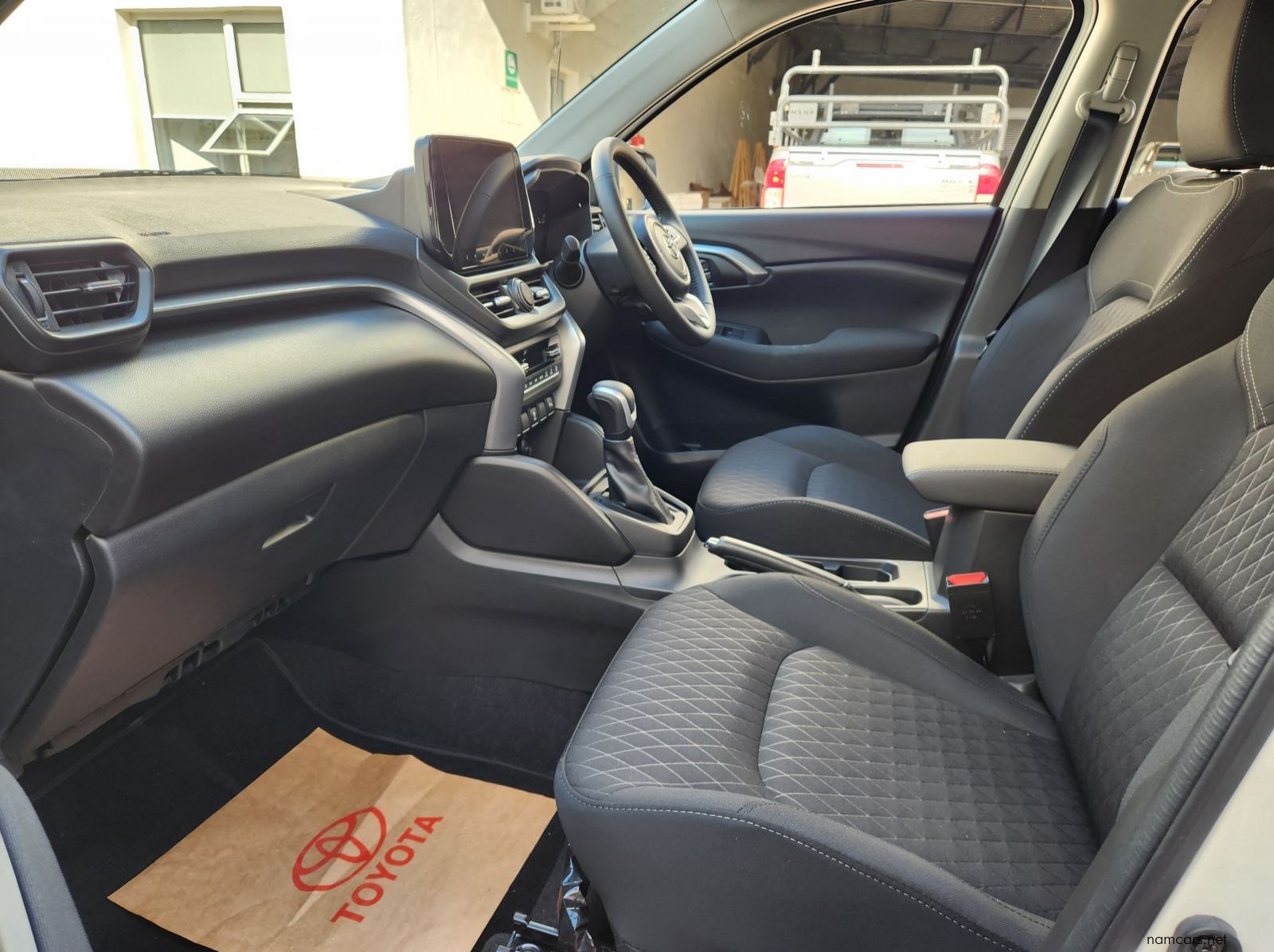 2026 Toyota Urban Cruiser 1.5 XR AT pictures