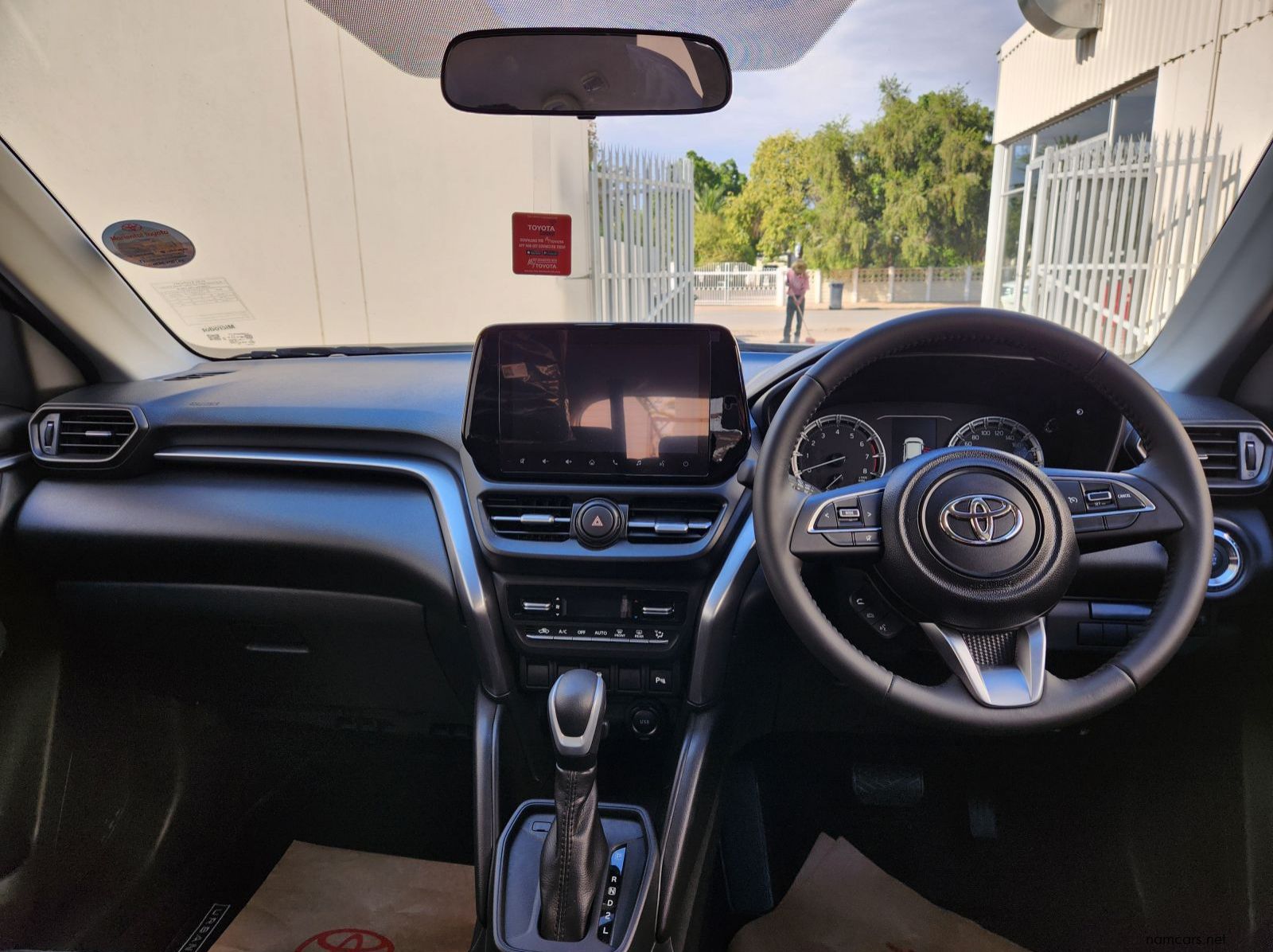 2026 Toyota Urban Cruiser 1.5 XR AT pictures
