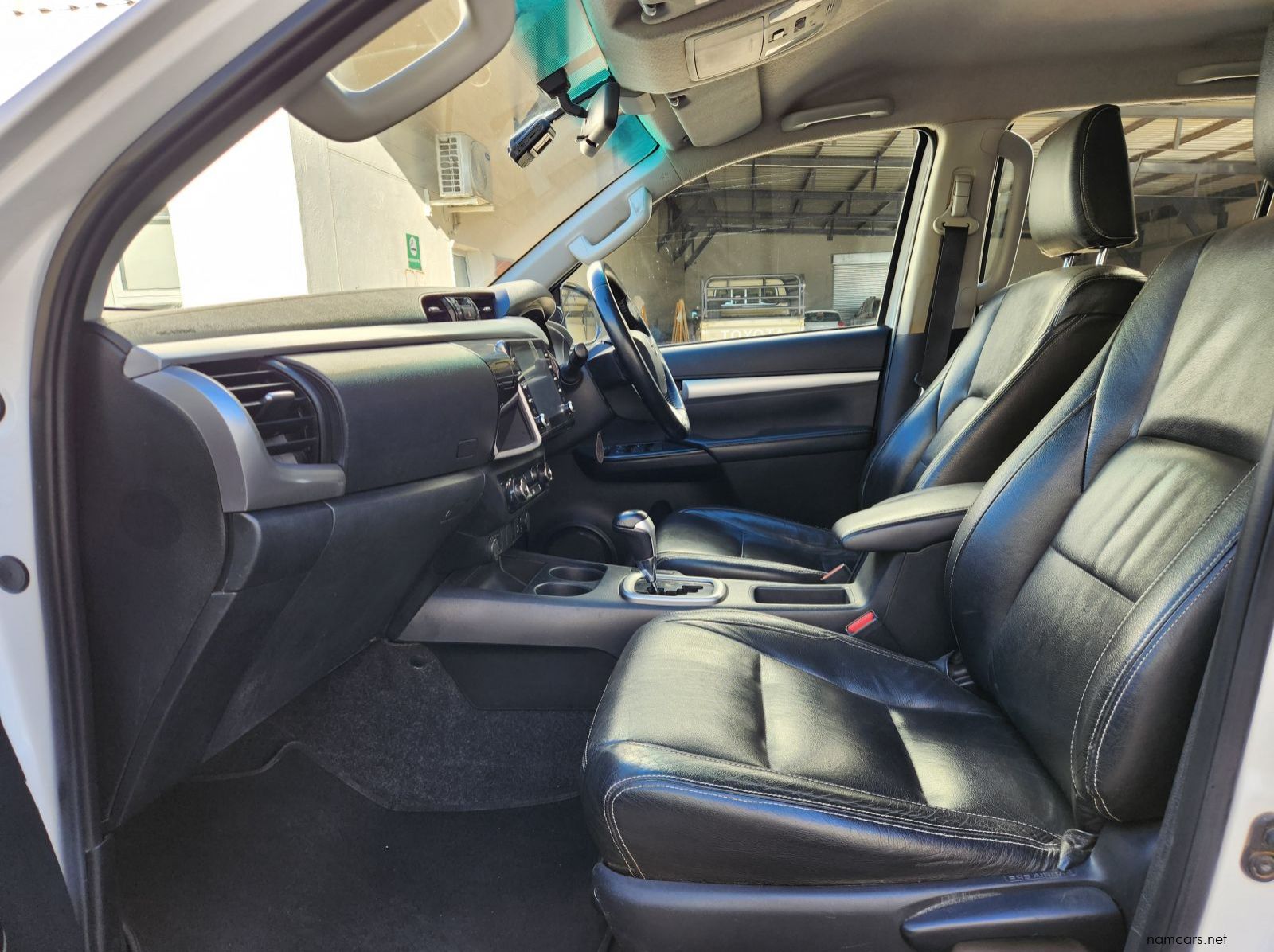 2021 Toyota Hilux DC 2.8GD6 4x4 Raider AT pictures