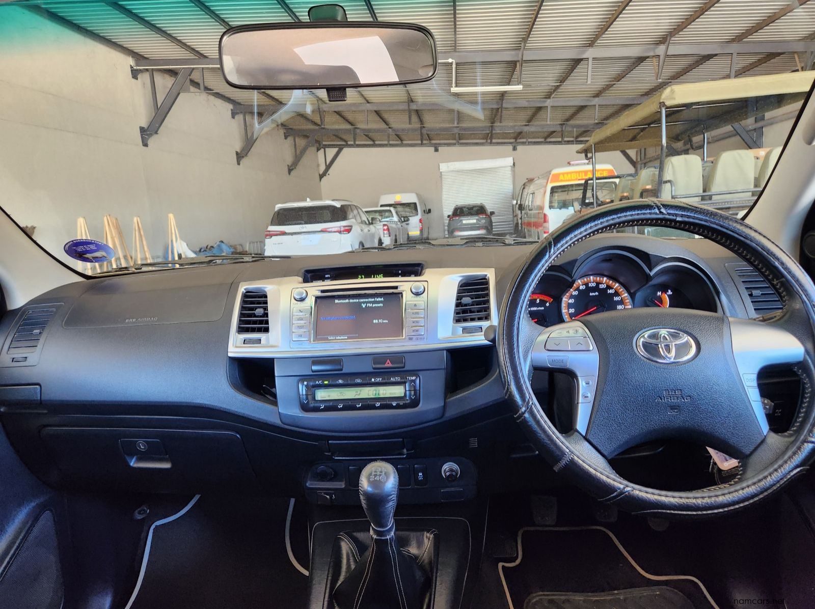 2016 Toyota Hilux DC 3.0D4D 4x2 Legend 45 MT pictures